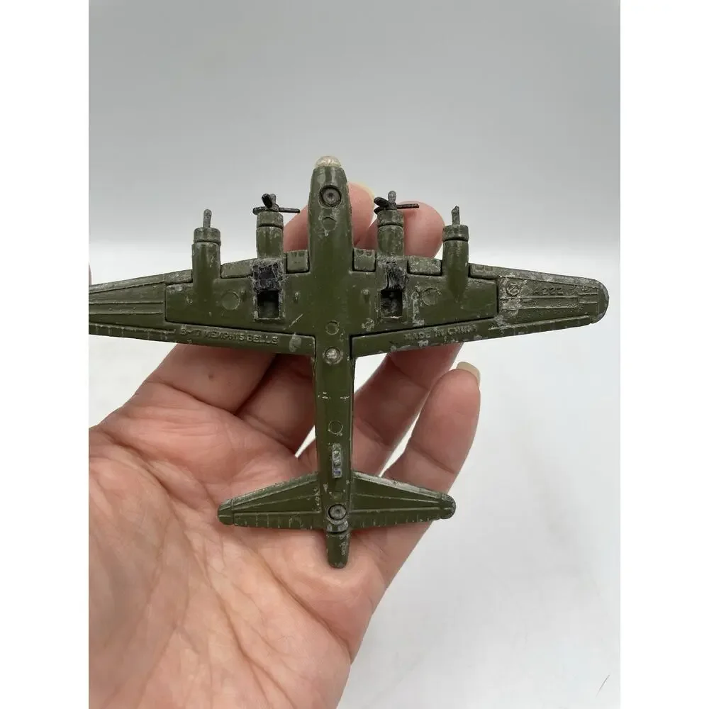 2010 MAISTO THUNDERBOLT FRESH METAL TAILWINDS CRIPES A'MIGHTY P-47D